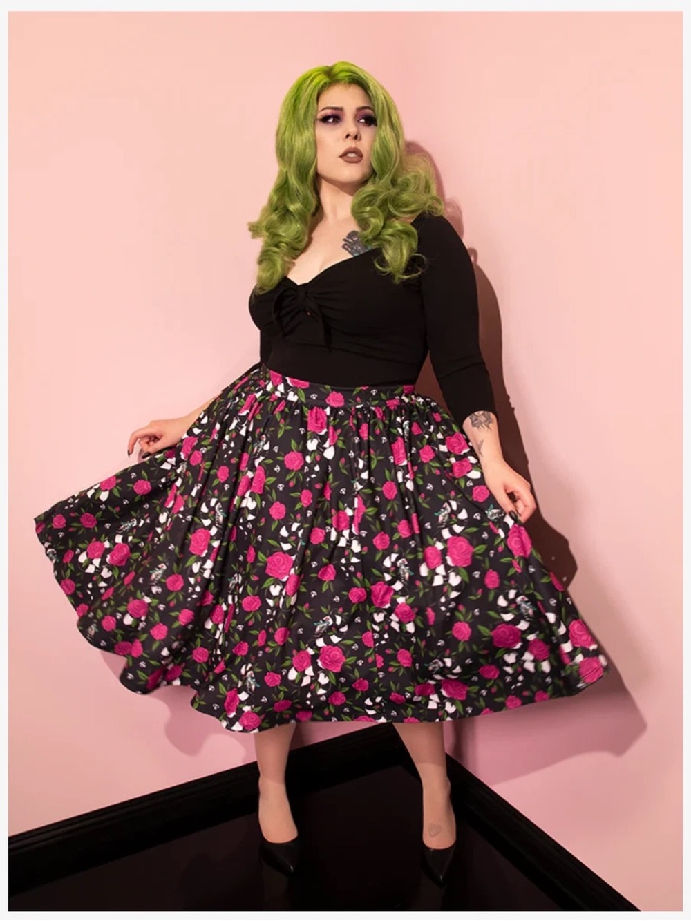Vixen by Micheline Pitt x Beetlejuice Sandworm Roses Swing Skirt Sz L